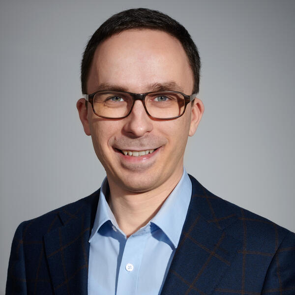 Artur Mizera Headshot